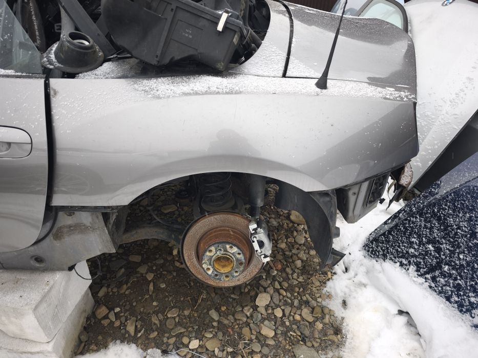 Elemente caroserie aripa dreapta spate stanga spate BMW Z4 2004