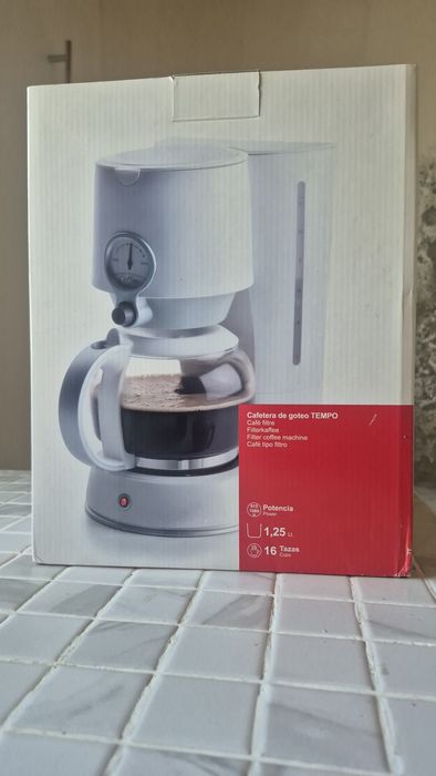Продам капельную кофеварку