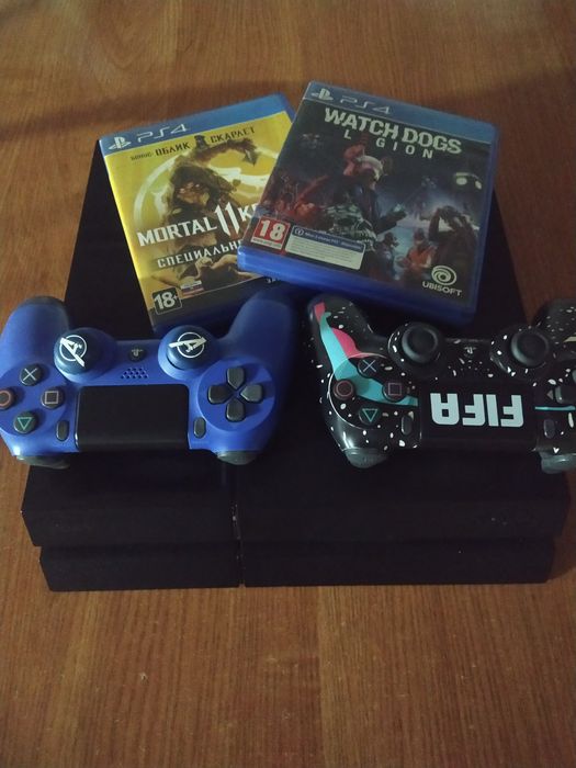 Продам Пс4 два джойстика