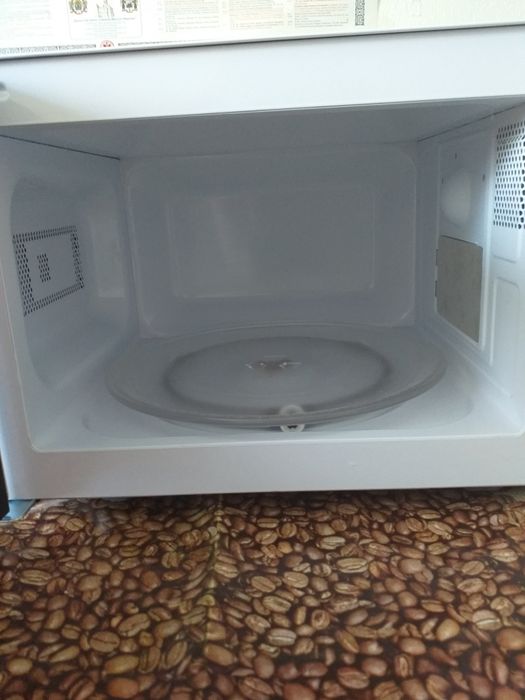 Cuptor cu microunde