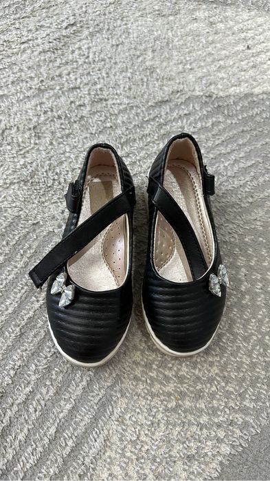 Продам туфли на девочку