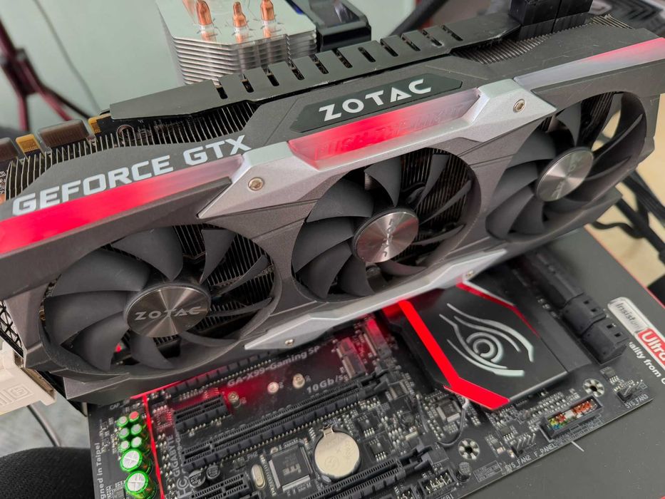 Placa video ZOTAC GeForce GTX 1080 Ti AMP! Edition 11GB