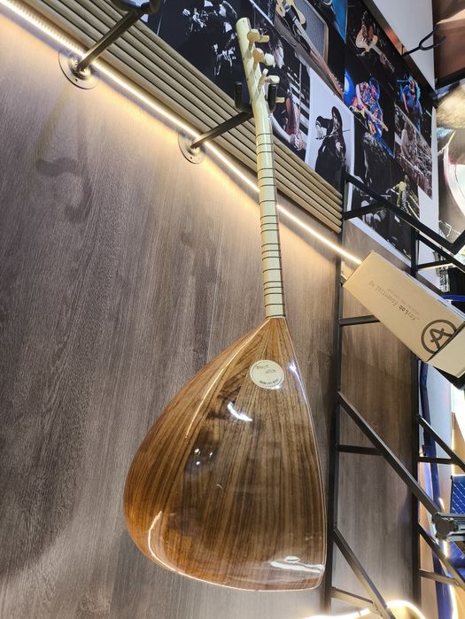 Турецкий баглама саз