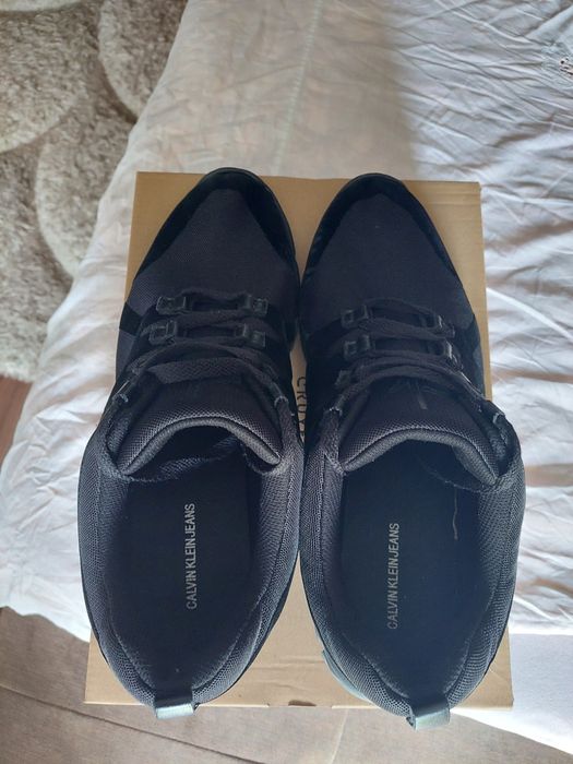 Calvin Clein сникърс