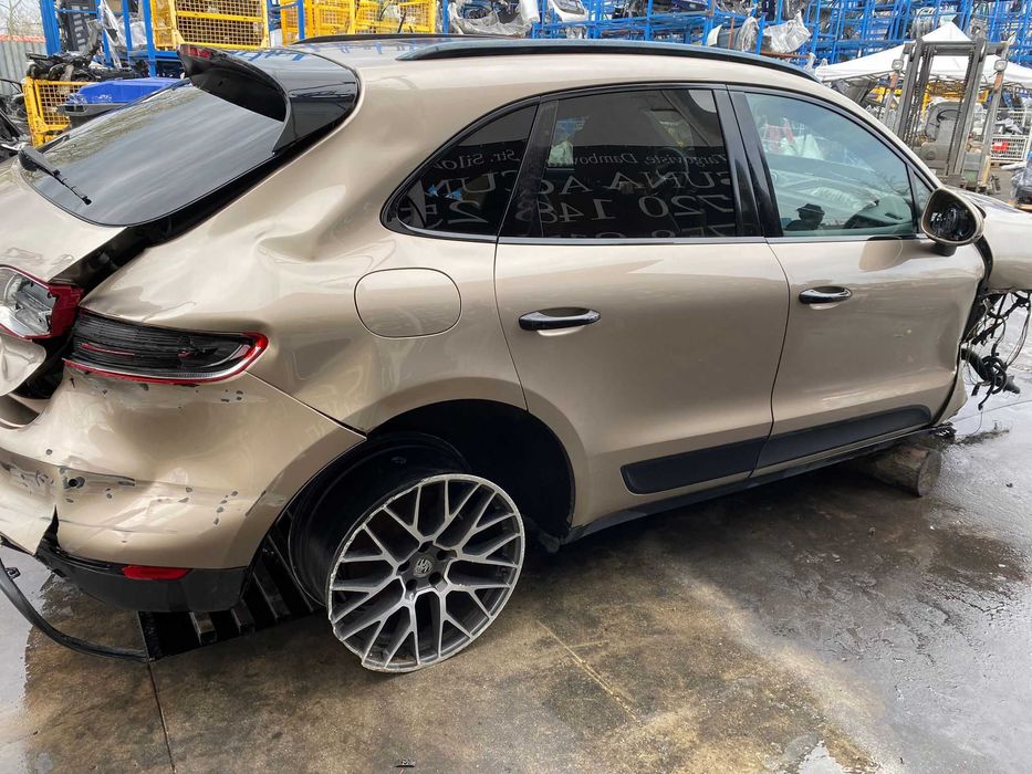Dezmembrez Porsche macan 95B 2.0 turbo/interior/usa macan/stop/navi/