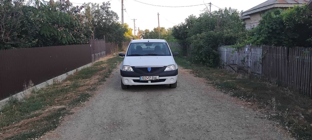 Dacia. Logan.  Benzină
