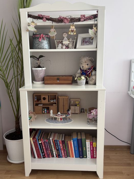 Rafturi Ikea camera copil, colectia Hensvik
