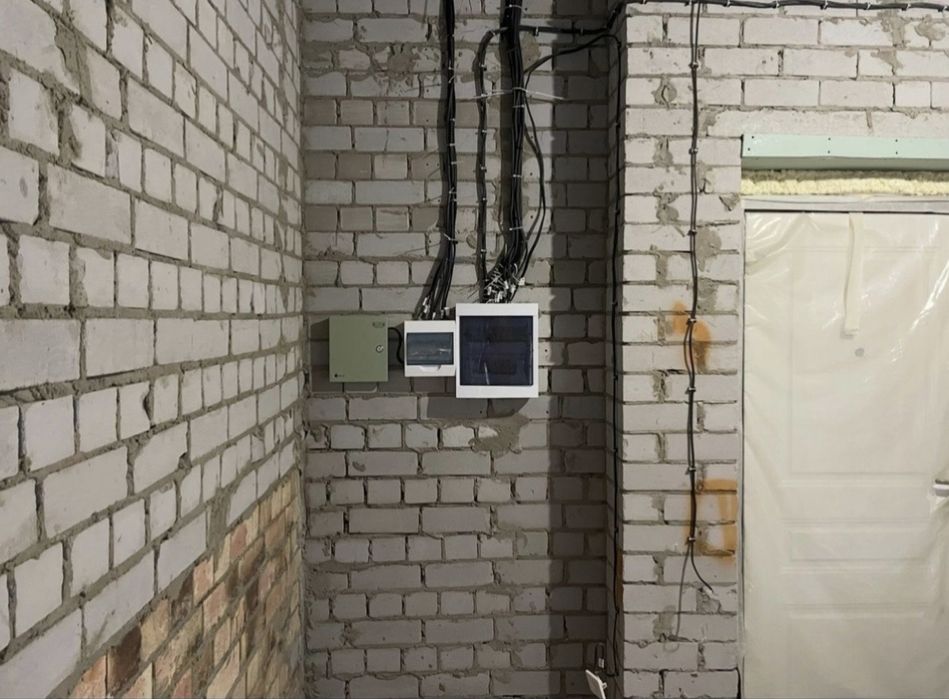 Услуги Электрика . Любой сложности .