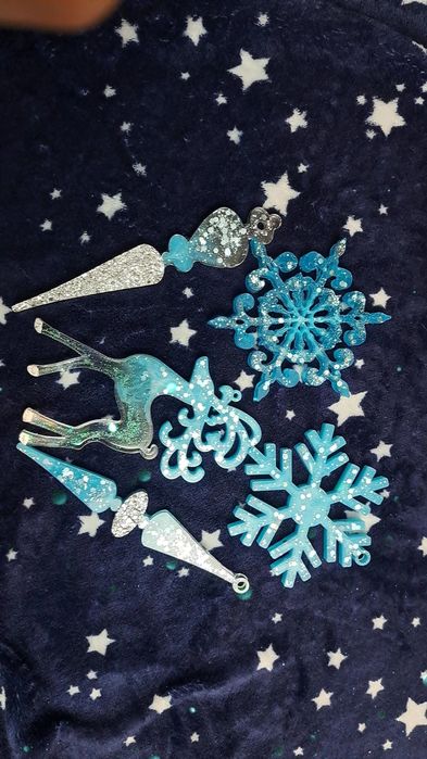 Новогодние игрушки