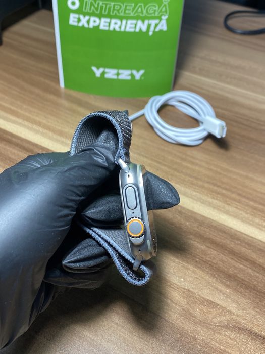 Apple Watch Ultra / 49 mm / Graphite