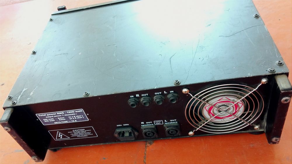 Усилитель мощности 1800 WZ