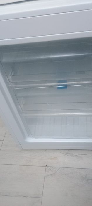 Холодильник  новый но он компактный