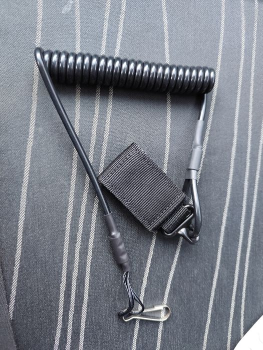 Осигурителен кабел за оръжие