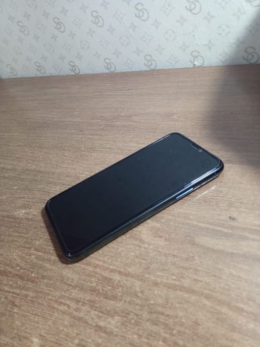 Продам айфон 11 про в отличном состоянии