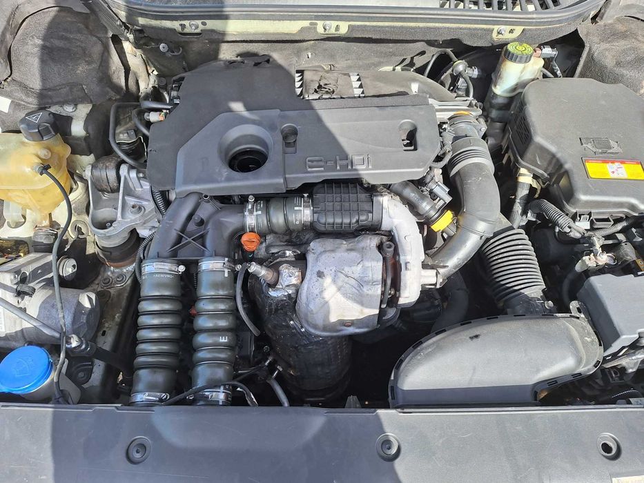 Пежо 508 комби..