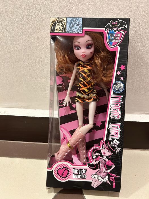 Продавам играчи за момиче и момче