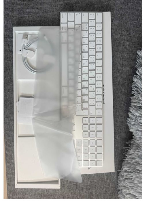 Apple Magic Keyboard с цифров блок – оригинална