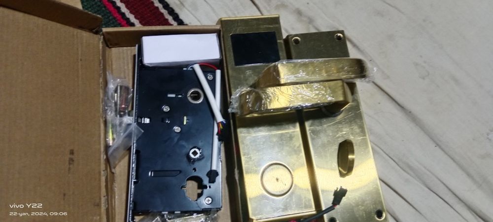 Sensirli zamok sotiladi 2 ta qoldi