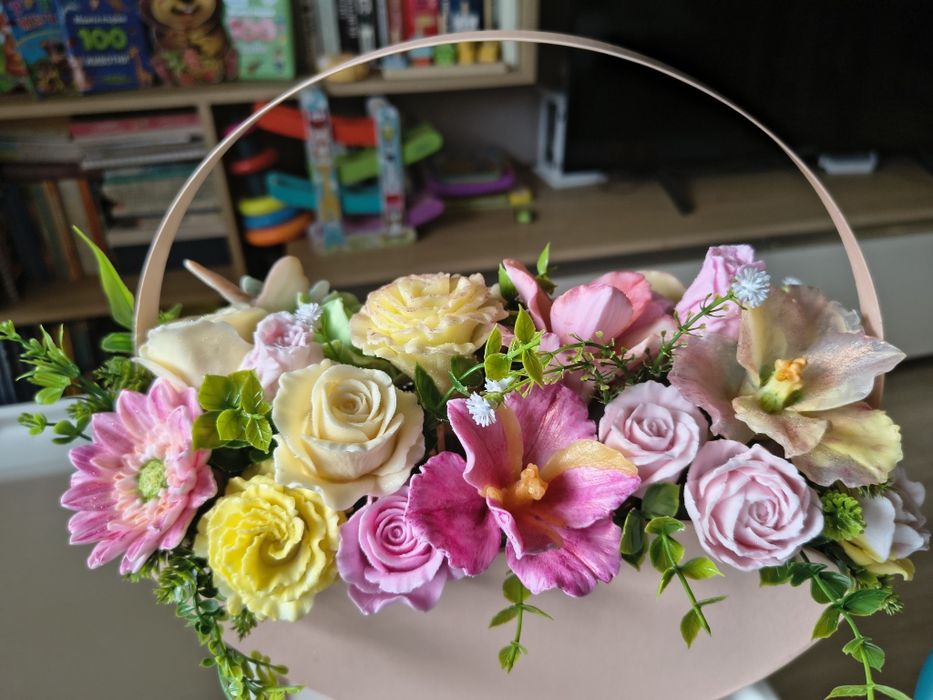 Аранжировка от ароматни сапунени цветя