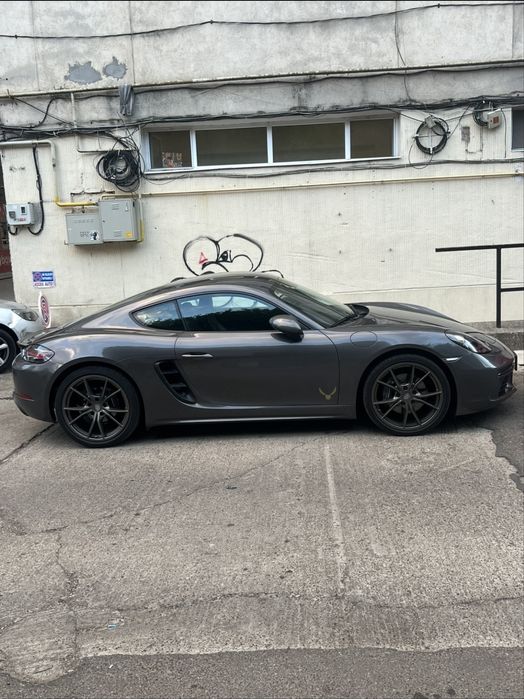 Porsche cayman 718