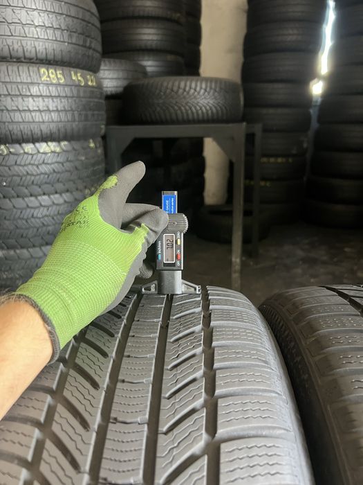 2 anvelope iarna 235/45/18 Continental 7 mm XL!