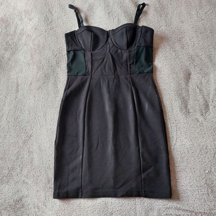 Малка черна рокля H&M