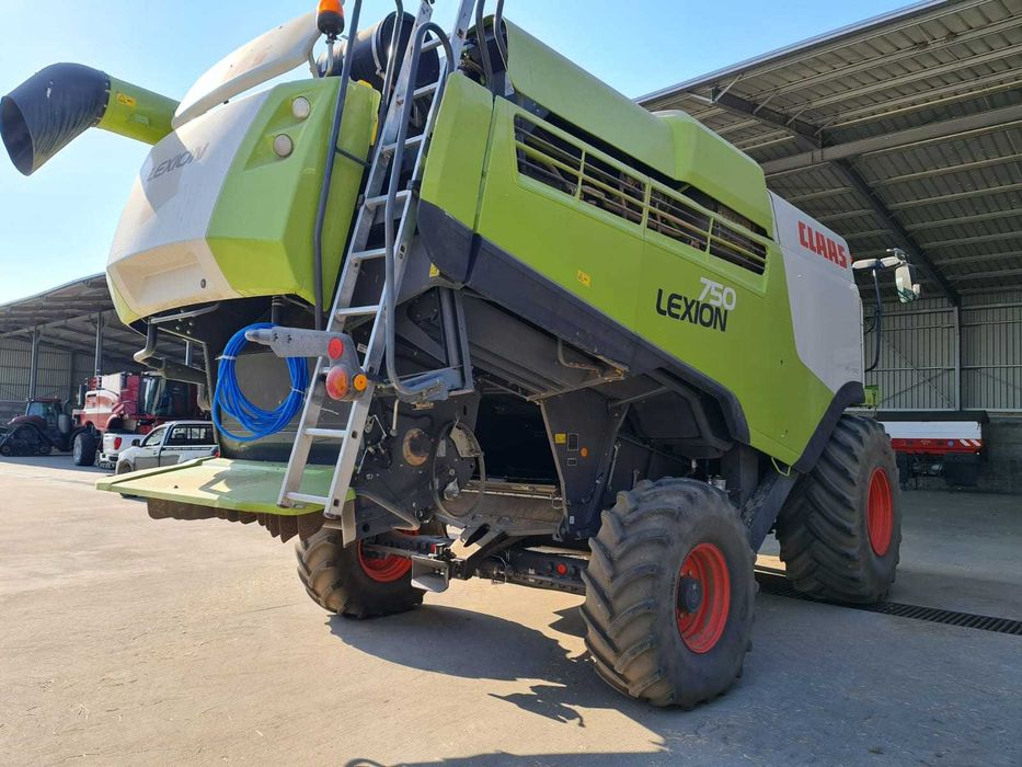 Combina Claas Lexion 750