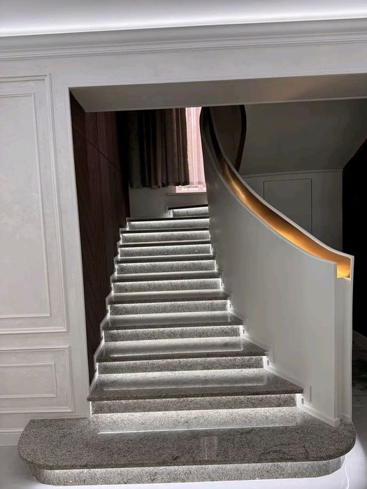 Гранит травертин мрамор ступени перила тумбы итд