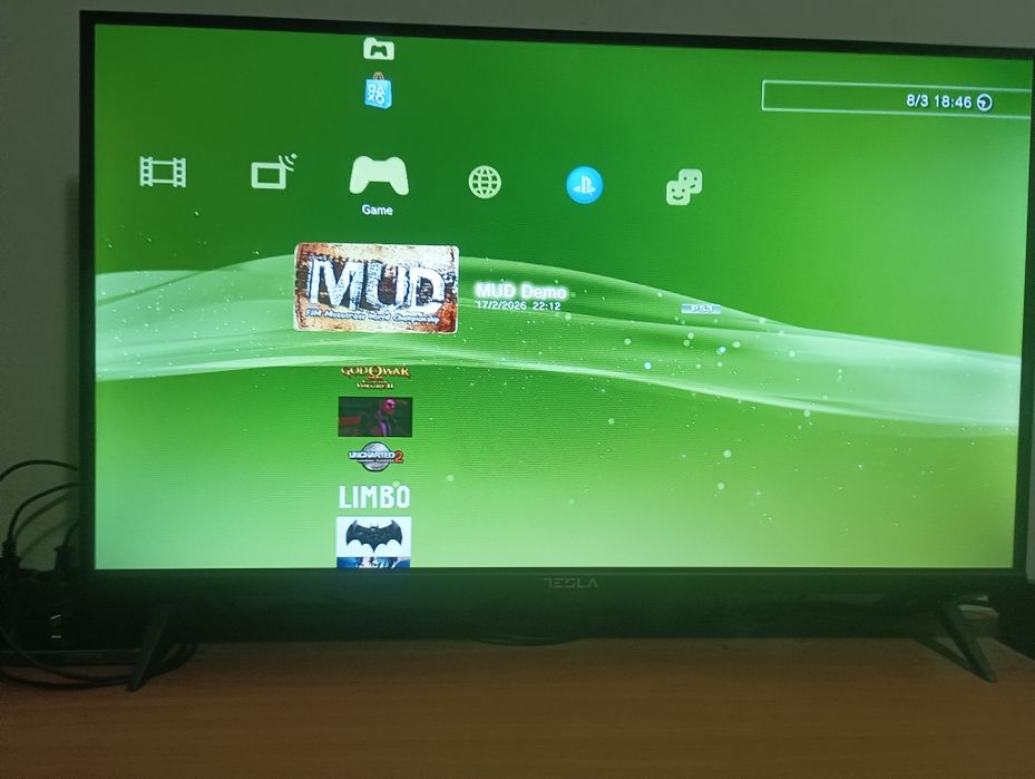 Ps3 fat, ps3 slim със 2 джойстика и около 20 игри към тях