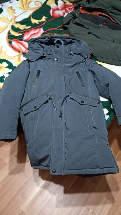 Продам куртки на мальчика
