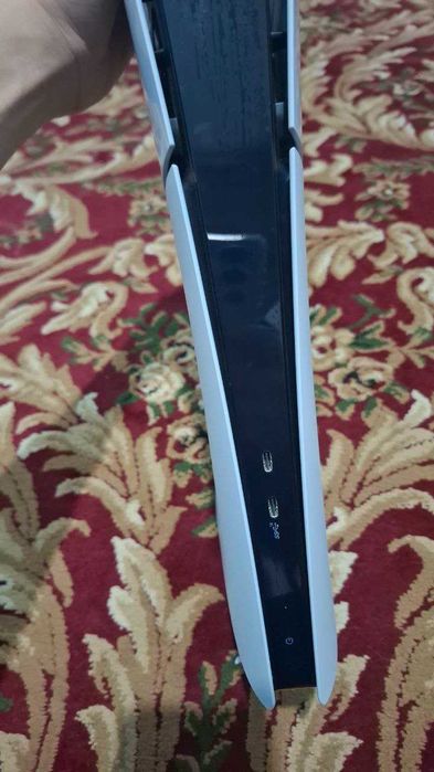 Продам PlayStation 5 Digital 1TB. Полный комплект. Срочно!