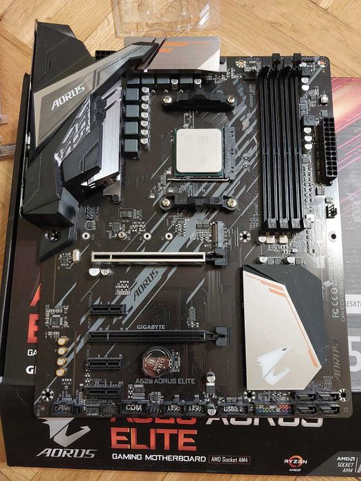 AMD Ryzen 7 3700X + Gigabyte A520 Aorus Elite