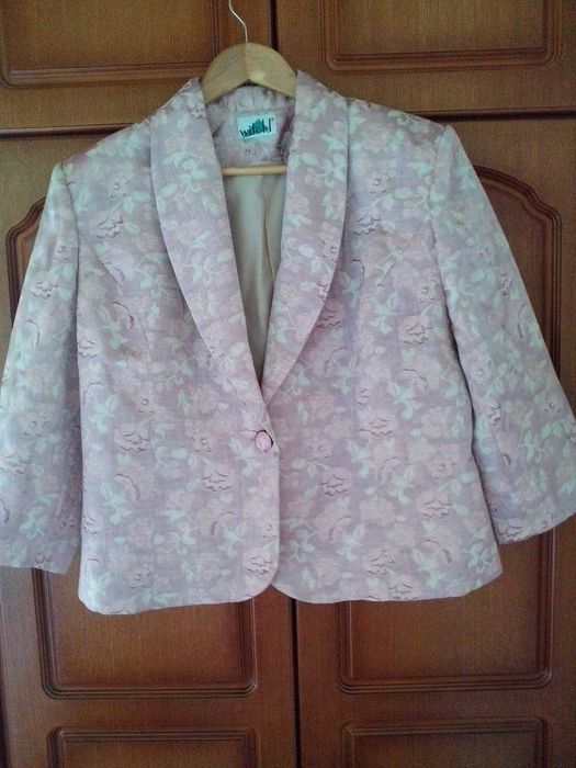 taior marime 44/46,Polonia,maneca 3/4,cambrat pe talie,elegant
