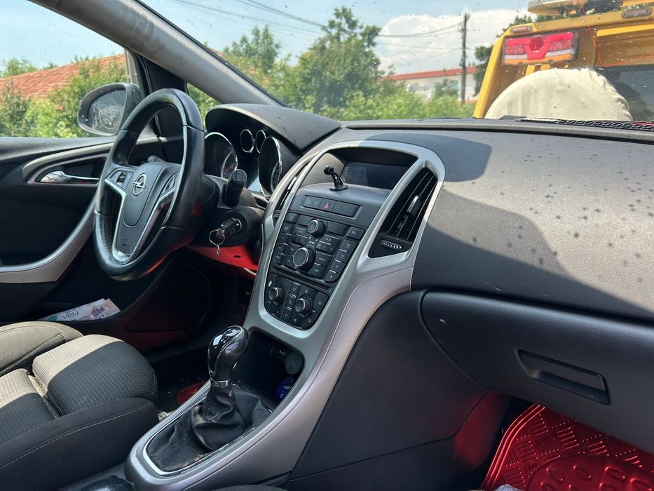 Injectoare Opel Astra J 1.7 CDTI 2011