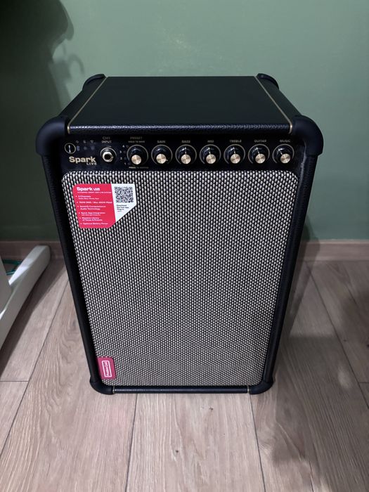 Cub bass/boxa Positive Grid Spark Live noua