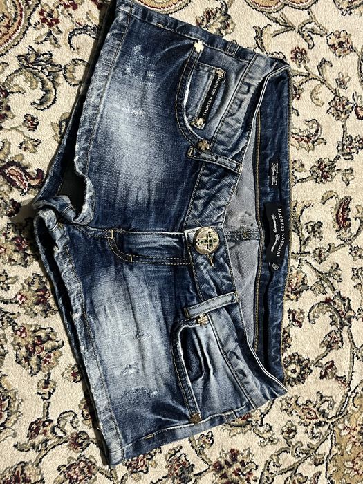 Шорты бренда A.M.N Madness National