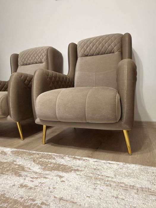 Set Canapea + 2 fotolii stare foarte excelentă