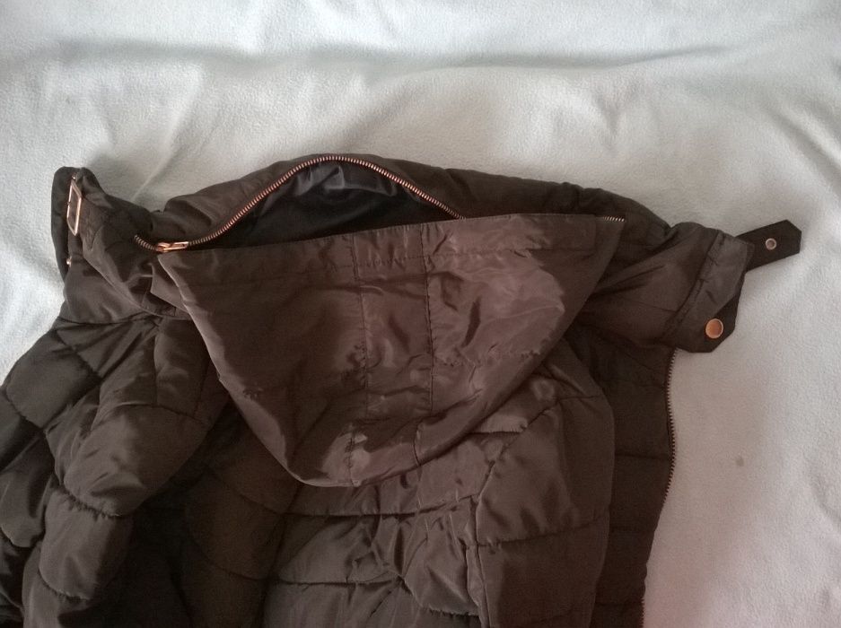 Кафяво яке с качулка