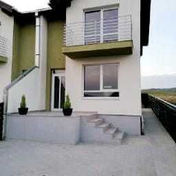 Duplex de vanzare Gilau, la 200 m de lac.