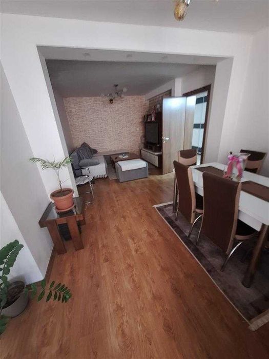 Дава се под наем Двустаен апартамент в Бургас, Изгрев - 70 кв.м за 153 € - Снимка #1