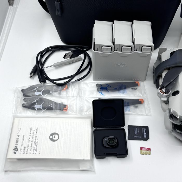 Drona DJI Mini 4 Pro Fly More Combo | ca NOUA | SanDisk + Wide Lens | Factura + Garantie | Pret Fix |
