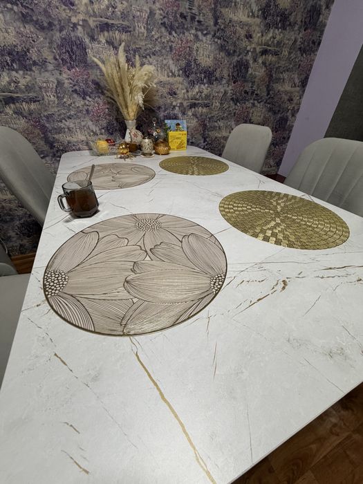 Продам стол в новом состоянии