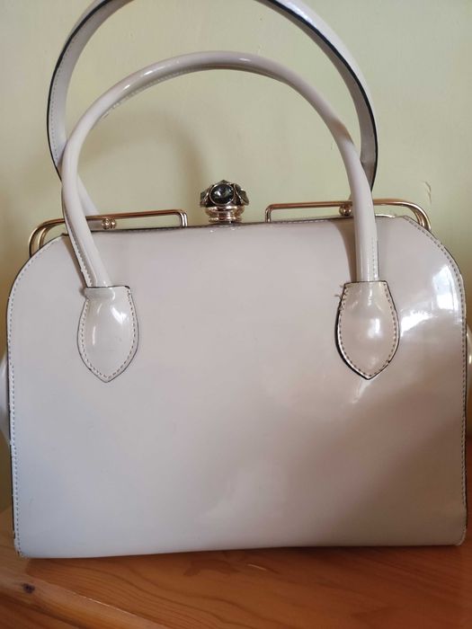 Дамска чанта в пудра цвят