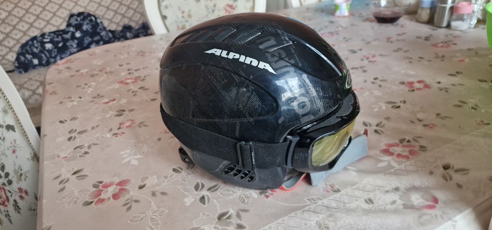 Продам шлем и очки почти новые