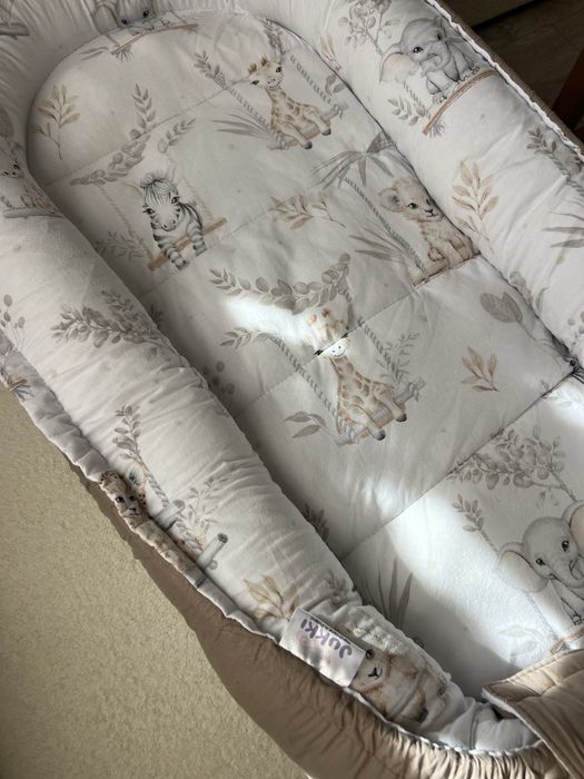 Двулицево бебешко гнездо