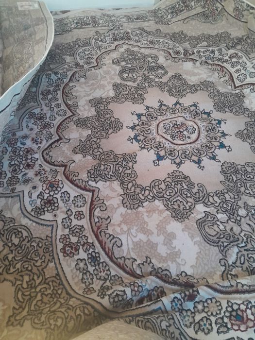 Gilam 3.5*4.5 zor holati