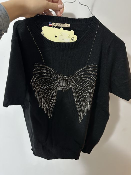 Дамски пуловер с камъни