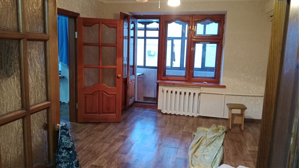 Универмагта 3 бөлмелі пәтер жалға беріледі