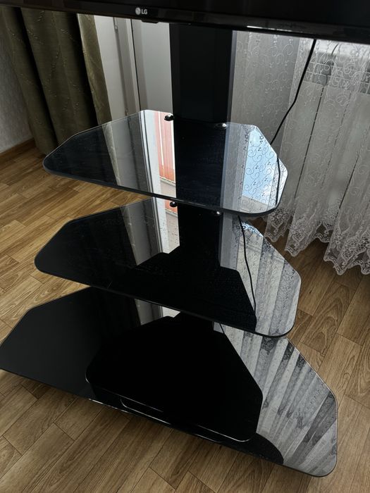 стеклянная стойка под телевизор