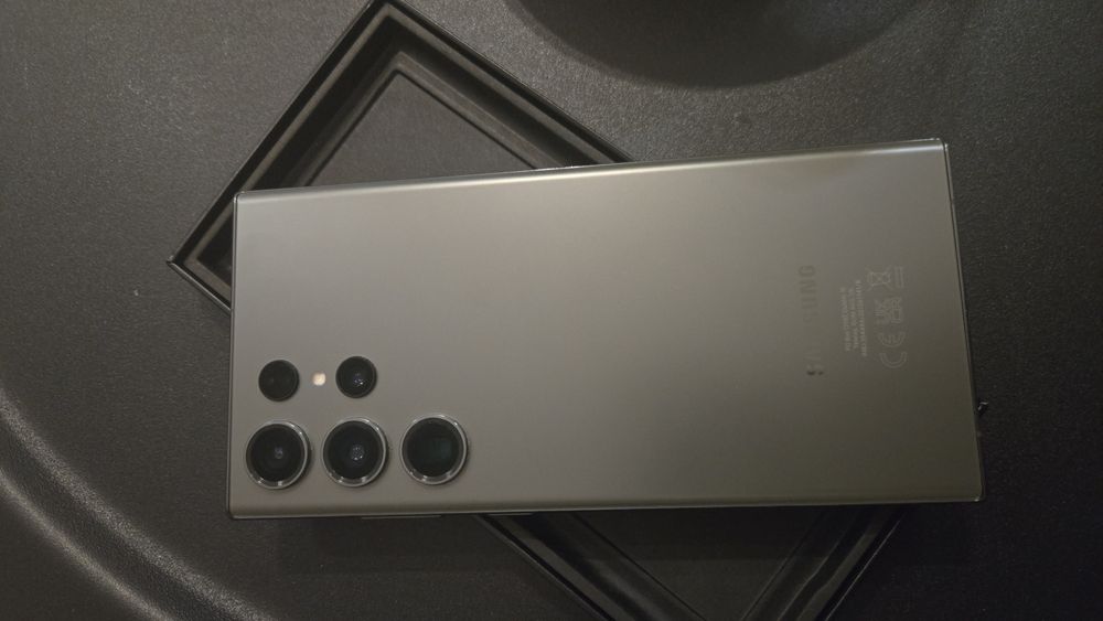 Samsung S23 Ultra 512gb перфектен